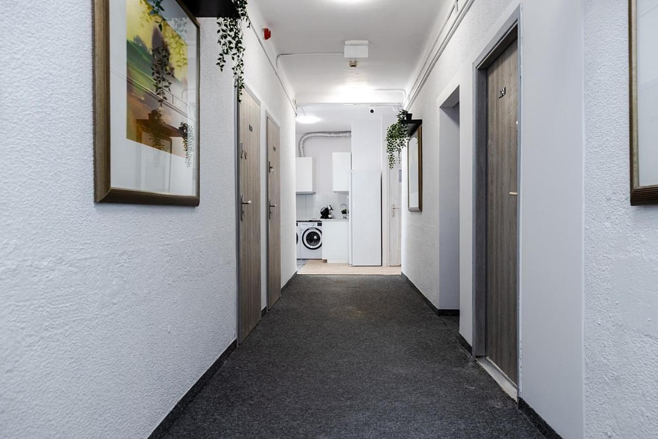 Unit Warsaw Room In Hostel Solec50 By Metro Station Centrum Kopernika Elektrownia Powisle Stadion Narodowy Exterior photo